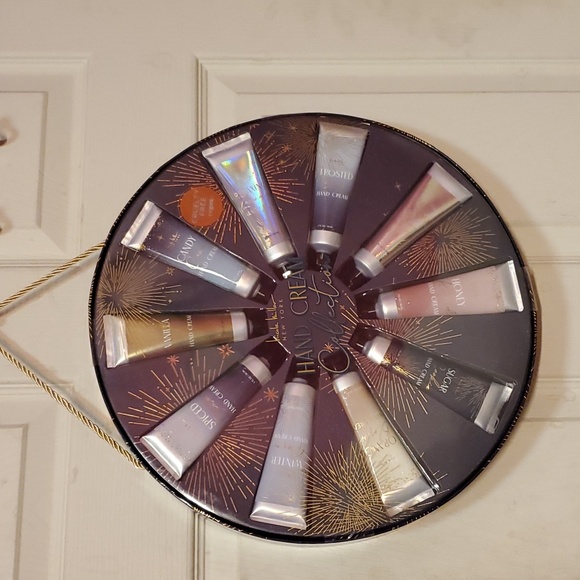 Nicole Miller New York Hand Cream Collection. - Picture 2 of 8